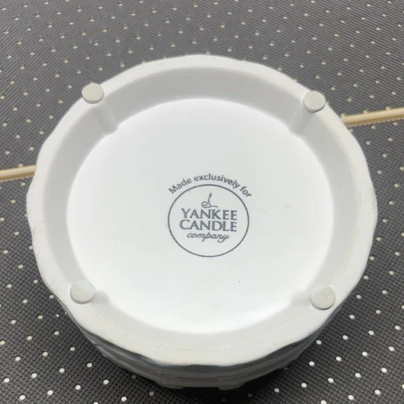 Vintage Yankee Candle Ceramic Holder White Fence Farmhouse Decor - Picture 4 of 7